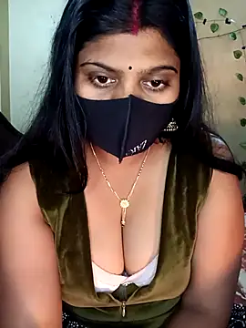 Snapshot of reena502 chatting on 12/19/25, 12:06 reena502 online show from 12/19/25, 12:06