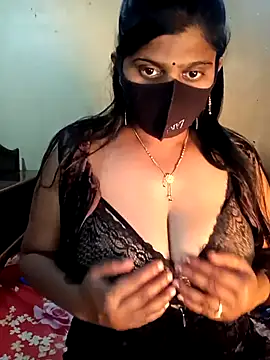 Snapshot of reena502 chatting on 01/13/26, 06:46 reena502 online show from 01/13/26, 06:46