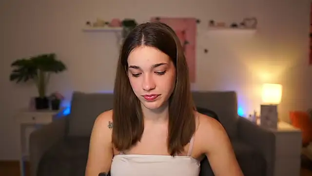 kissie cat online show from 11/22/25, 06:40