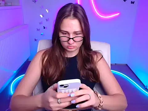 Stefanie Sweet online show from 11/04/25, 06:34