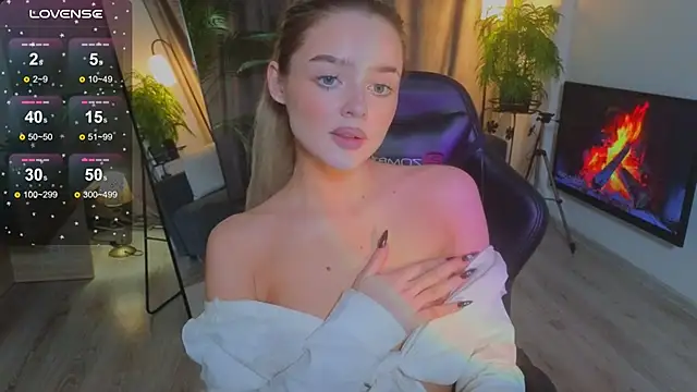 Snapshot of Relax_Time_ chatting on 10/17/25, 03:03 Relax Time online show from 10/17/25, 03:03