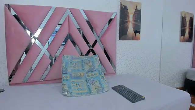 victoriavelasquez online show from 09/11/25, 11:43
