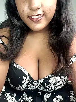 Snapshot of Cute_mikii chatting on 10/05/25, 10:13 Cute mikii online show from 10/05/25, 10:13