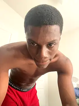 Snapshot of labishyoung25 chatting on 10/14/25, 06:31 labishyoung25 online show from 10/14/25, 06:31