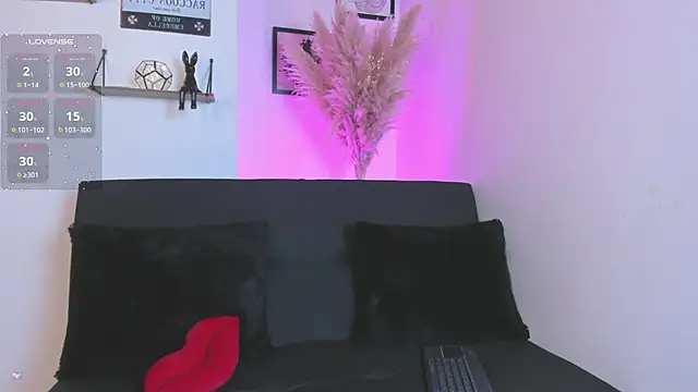 Snapshot of samarahanss chatting on 11/08/25, 04:18 samarahanss online show from 11/08/25, 04:18