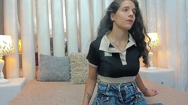 MiaCours online show from 04/11/26, 01:26