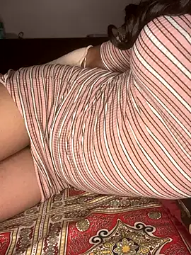 Snapshot of jiya00 chatting on 11/12/25, 12:49 jiya00 online show from 11/12/25, 12:49