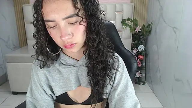 Snapshot of jass_thompson_s chatting on 12/04/25, 01:09 jass thompson s online show from 12/04/25, 01:09