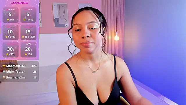 Snapshot of candy_lux30 chatting on 09/28/25, 03:45 candy lux30 online show from 09/28/25, 03:45