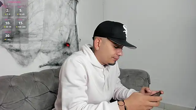 OwenStonne  online show from 10/21/25, 04:13