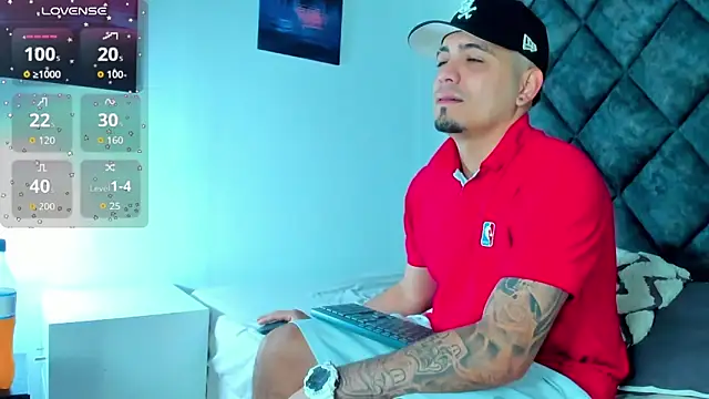 OwenStonne  online show from 11/23/25, 12:38