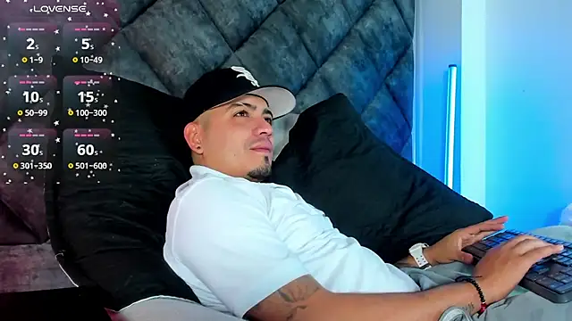 OwenStonne  online show from 12/16/25, 12:43