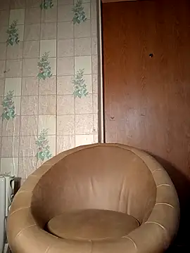 Snapshot of Tupo070481 chatting on 11/12/25, 11:21 Tupo070481 online show from 11/12/25, 11:21