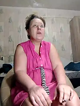 Snapshot of Tupo070481 chatting on 12/17/25, 05:02 Tupo070481 online show from 12/17/25, 05:02