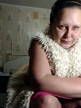 Snapshot of Tupo070481 chatting on 12/18/25, 07:31 Tupo070481 online show from 12/18/25, 07:31