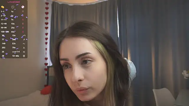 Snapshot of VernonKnapik chatting on 10/18/25, 10:27 VernonKnapik online show from 10/18/25, 10:27