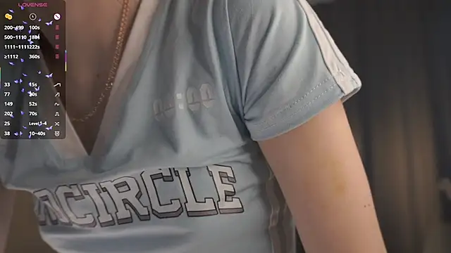 Snapshot of VernonKnapik chatting on 10/20/25, 07:31 VernonKnapik online show from 10/20/25, 07:31