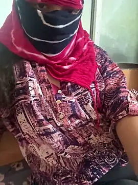 Snapshot of crazy111girl chatting on 02/04/26, 12:22 crazy111girl online show from 02/04/26, 12:22