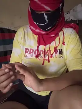 Snapshot of crazy111girl chatting on 02/05/26, 05:12 crazy111girl online show from 02/05/26, 05:12