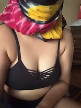 Snapshot of crazy111girl chatting on 02/09/26, 07:01 crazy111girl online show from 02/09/26, 07:01