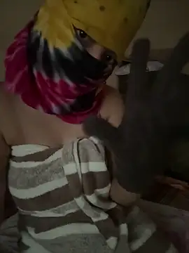 Snapshot of crazy111girl chatting on 02/12/26, 08:53 crazy111girl online show from 02/12/26, 08:53