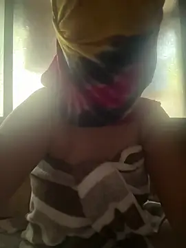 Snapshot of crazy111girl chatting on 02/20/26, 08:16 crazy111girl online show from 02/20/26, 08:16