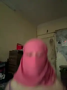 Snapshot of crazy111girl chatting on 03/11/26, 08:53 crazy111girl online show from 03/11/26, 08:53