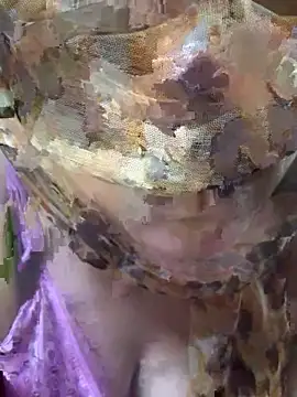 Snapshot of crazy111girl chatting on 04/08/26, 11:54 crazy111girl online show from 04/08/26, 11:54