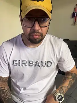 Snapshot of pareja_sexo chatting on 10/15/25, 05:24 pareja sexo online show from 10/15/25, 05:24