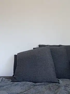 Snapshot of LauraLuxxx chatting on 09/16/25, 07:20 LauraLuxxx online show from 09/16/25, 07:20