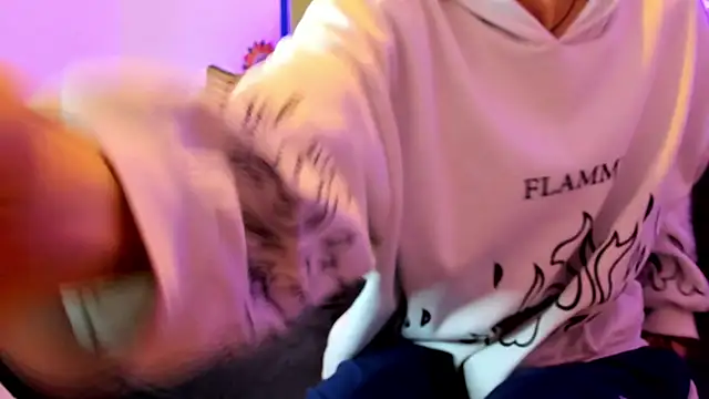 Snapshot of Dioniso_guy8 chatting on 12/15/25, 08:35 Dioniso guy8 online show from 12/15/25, 08:35