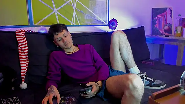 Snapshot of Dioniso_guy8 chatting on 12/19/25, 08:38 Dioniso guy8 online show from 12/19/25, 08:38