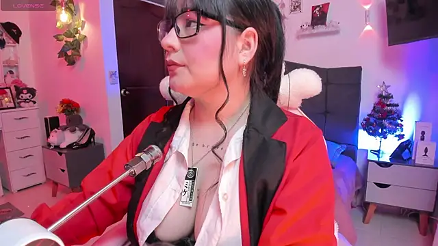 Snapshot of Fia__ chatting on 11/06/25, 01:39 Fia online show from 11/06/25, 01:39