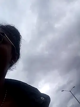 Snapshot of BiiancaEstradaa chatting on 09/08/25, 03:11 BiiancaEstradaa online show from 09/08/25, 03:11