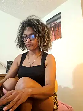 BiiancaEstradaa online show from 02/06/26, 01:32