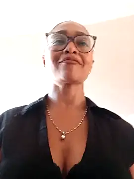 BiiancaEstradaa online show from 02/27/26, 03:34