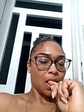 BiiancaEstradaa online show from 03/18/26, 04:26