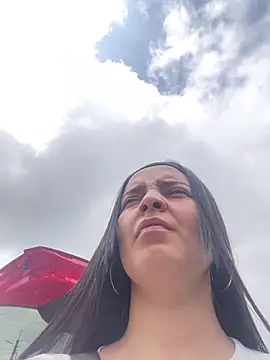 Mia jhoonson online show from 12/18/25, 04:24