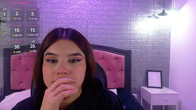 Snapshot of Natalie_loffreda chatting on 09/09/25, 02:55 Natalie loffreda online show from 09/09/25, 02:55