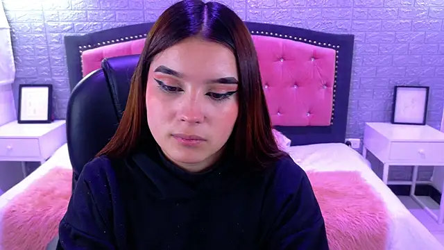 Snapshot of Natalie_loffreda chatting on 10/04/25, 02:53 Natalie loffreda online show from 10/04/25, 02:53