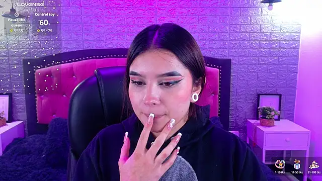 Natalie loffreda online show from 11/22/25, 03:16