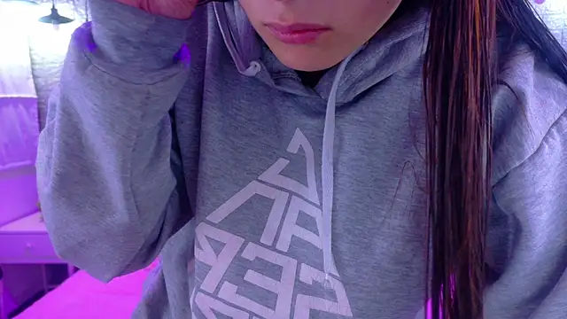 Natalie loffreda online show from 12/20/25, 03:24