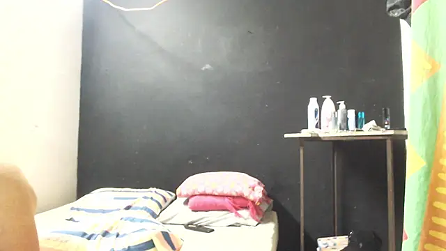 Snapshot of Ana_ThiagoxX chatting on 05/22/26, 10:26 Ana ThiagoxX online show from 05/22/26, 10:26