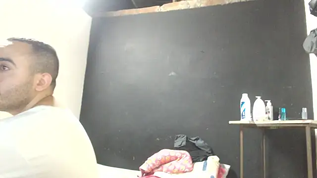 Snapshot of Ana_ThiagoxX chatting on 05/27/26, 01:57 Ana ThiagoxX online show from 05/27/26, 01:57