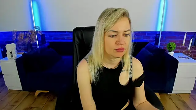 Snapshot of Anna_Snows chatting on 09/22/25, 05:31 Anna Snows online show from 09/22/25, 05:31