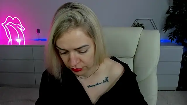 Snapshot of Anna_Snows chatting on 09/28/25, 11:59 Anna Snows online show from 09/28/25, 11:59