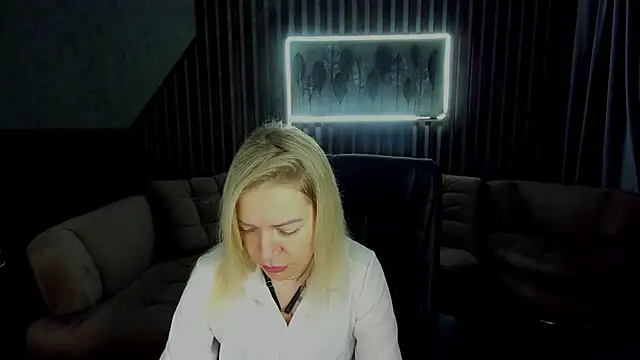 Snapshot of Anna_Snows chatting on 10/11/25, 05:39 Anna Snows online show from 10/11/25, 05:39