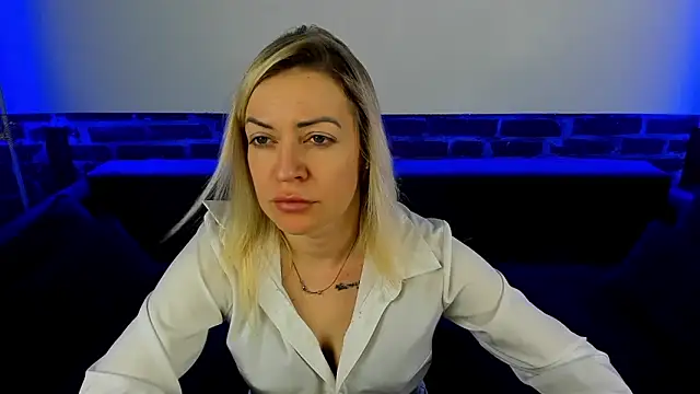 Snapshot of Anna_Snows chatting on 10/23/25, 05:40 Anna Snows online show from 10/23/25, 05:40