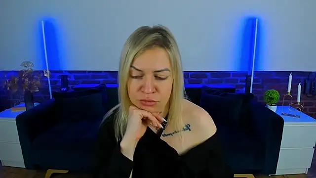 Snapshot of Anna_Snows chatting on 10/26/25, 06:58 Anna Snows online show from 10/26/25, 06:58