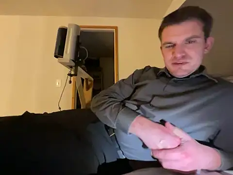 Snapshot of cumitted chatting on 02/24/26, 09:51 cumitted online show from 02/24/26, 09:51